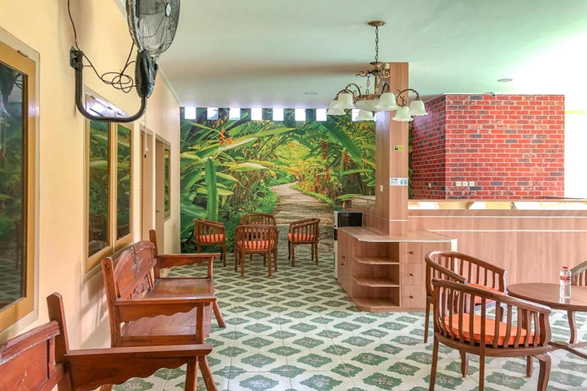 Adisa Homestay Malang Exteriér fotografie